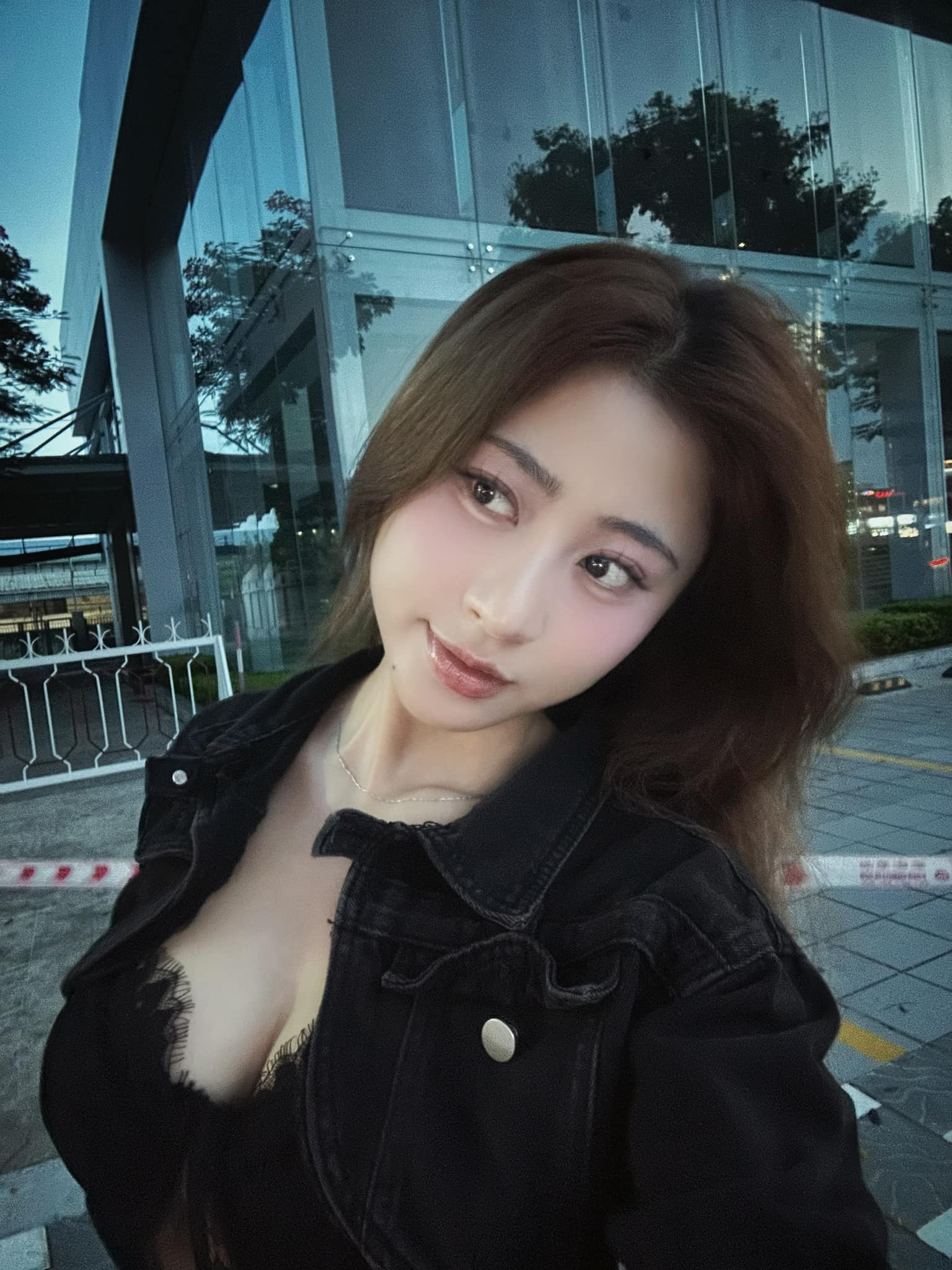 Female TikToker transforms into "tomboy" style, attracting millions of views for her still "slaying" appearance! 2 TikToker showcasing unique style