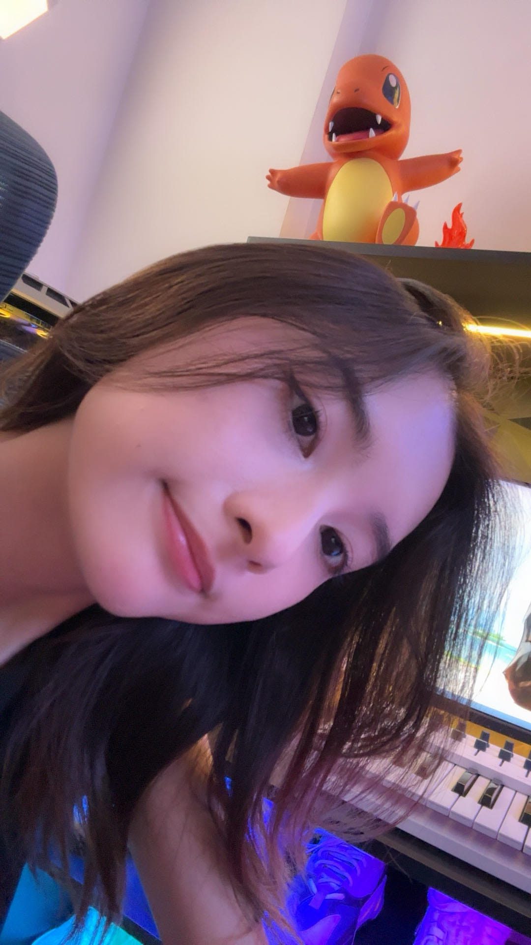 Female MU fan streamer activates "chat ban" mode just after one night 5 MU fan streamer excited