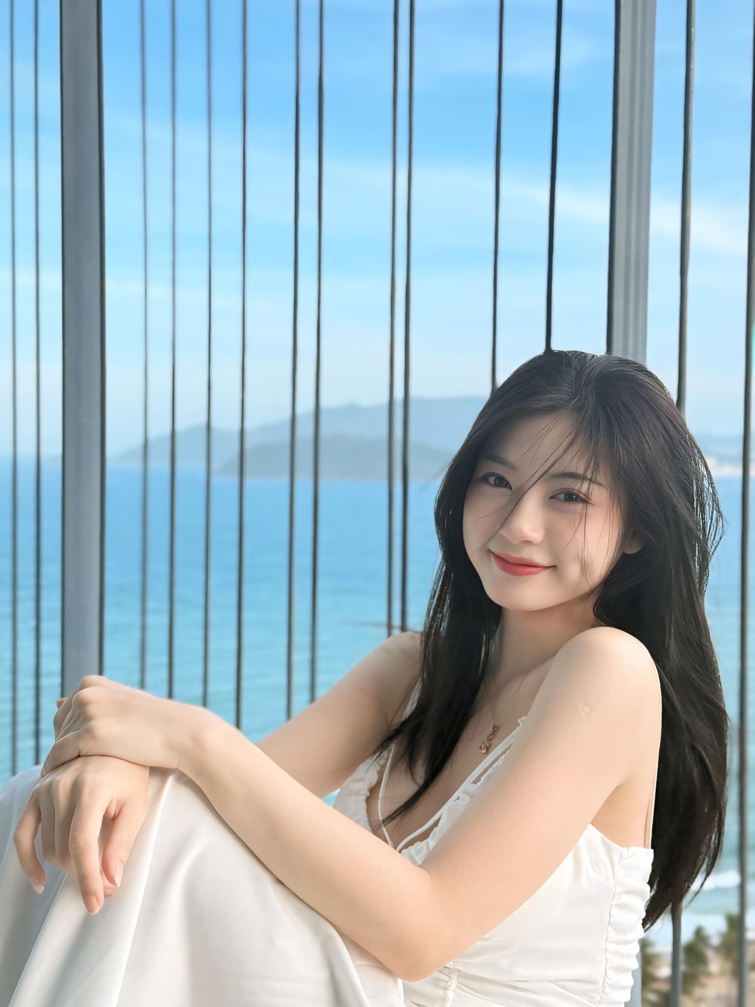 Dimpled hot girl "rolls call" on the bikini runway, still makes male fans "swoon" 1 Hot girl Luminous Angel