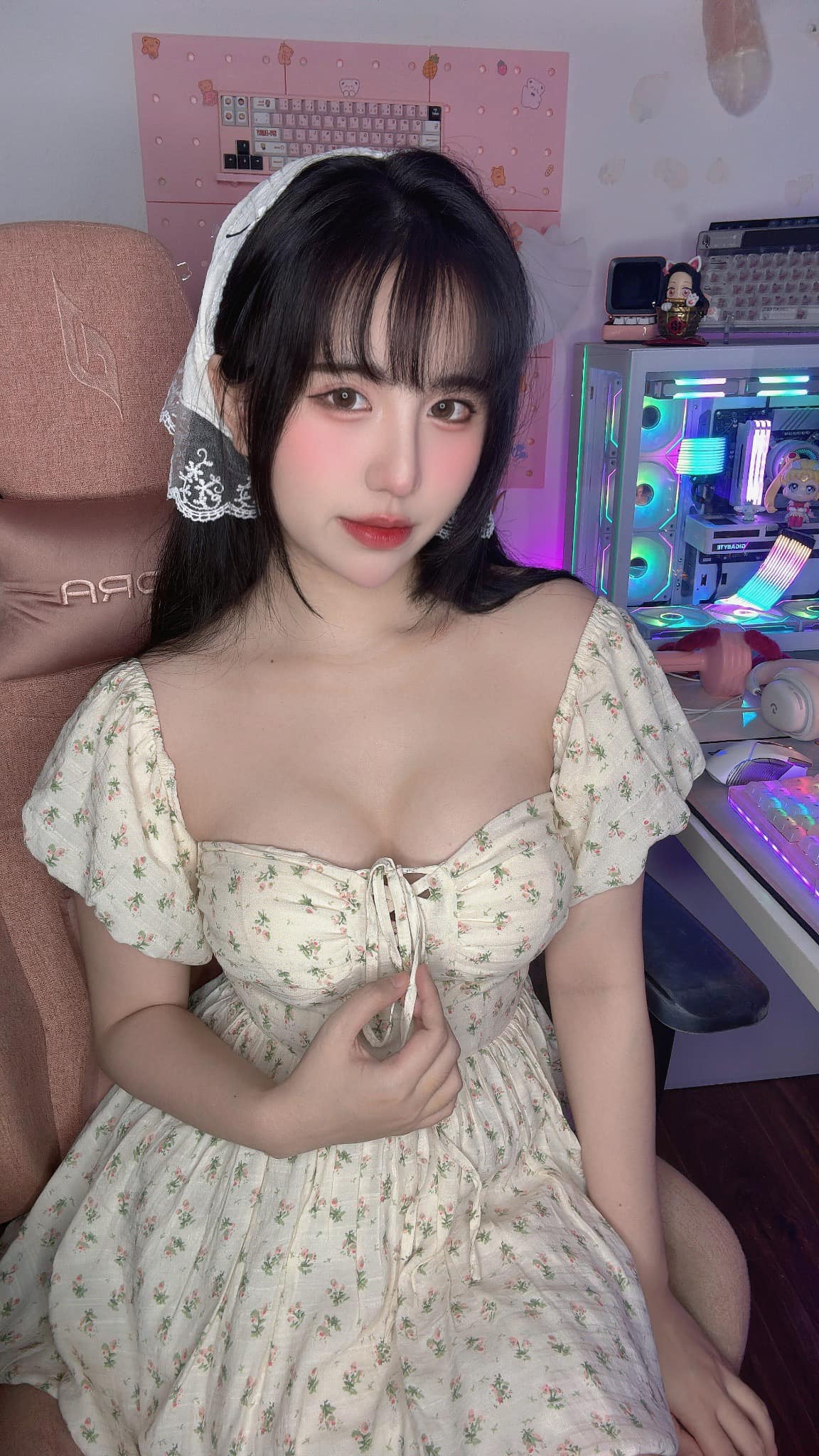 Only Creating Content to Show Off Gaming Corners, Female Streamer Still Achieves Extremely High Engagement 8 Tiểu An's charming gaming corner