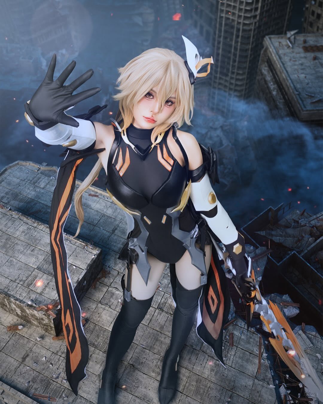 TikToker Ngan Ha showcasing her captivating charm in the gaming community and cosplay. Vo Nu Ngan Ha