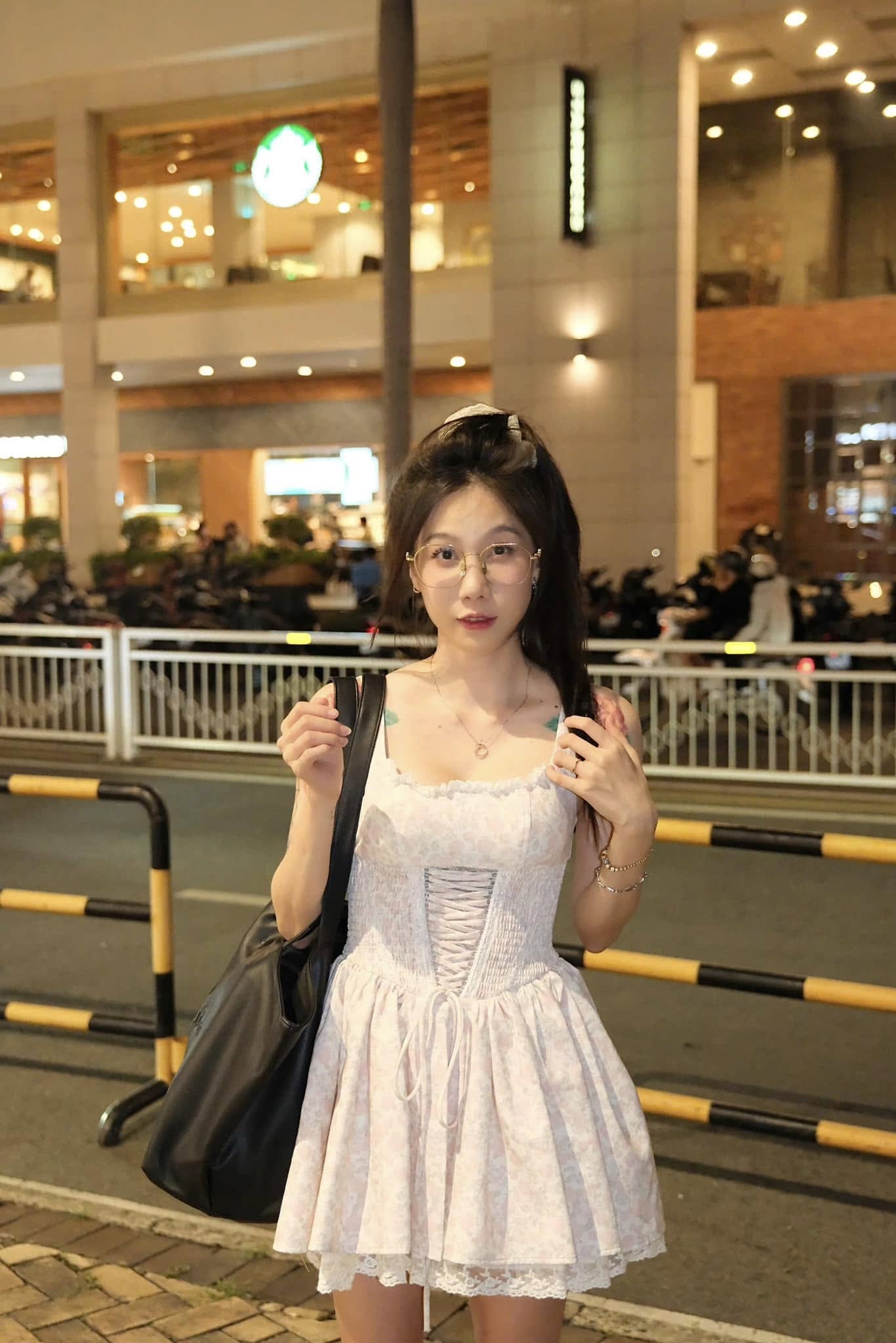 Charismatic female streamer, previously shunned by viewers due to personal controversies, unexpectedly posts a heartfelt letter for her "comeback" 7 Alicia's reflection on her journey