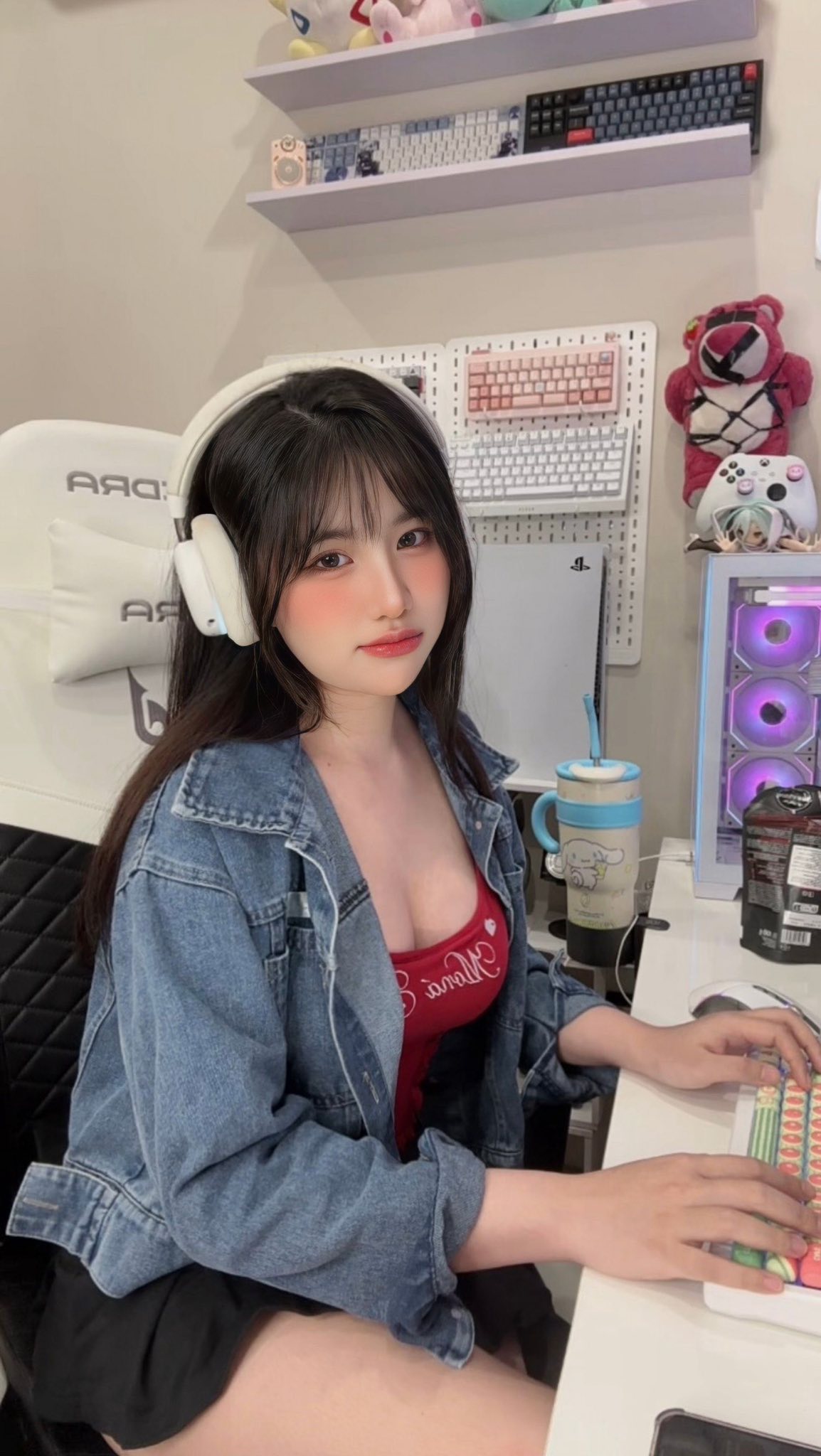 Only Creating Content to Show Off Gaming Corners, Female Streamer Still Achieves Extremely High Engagement 1 Tiểu An's charming gaming corner