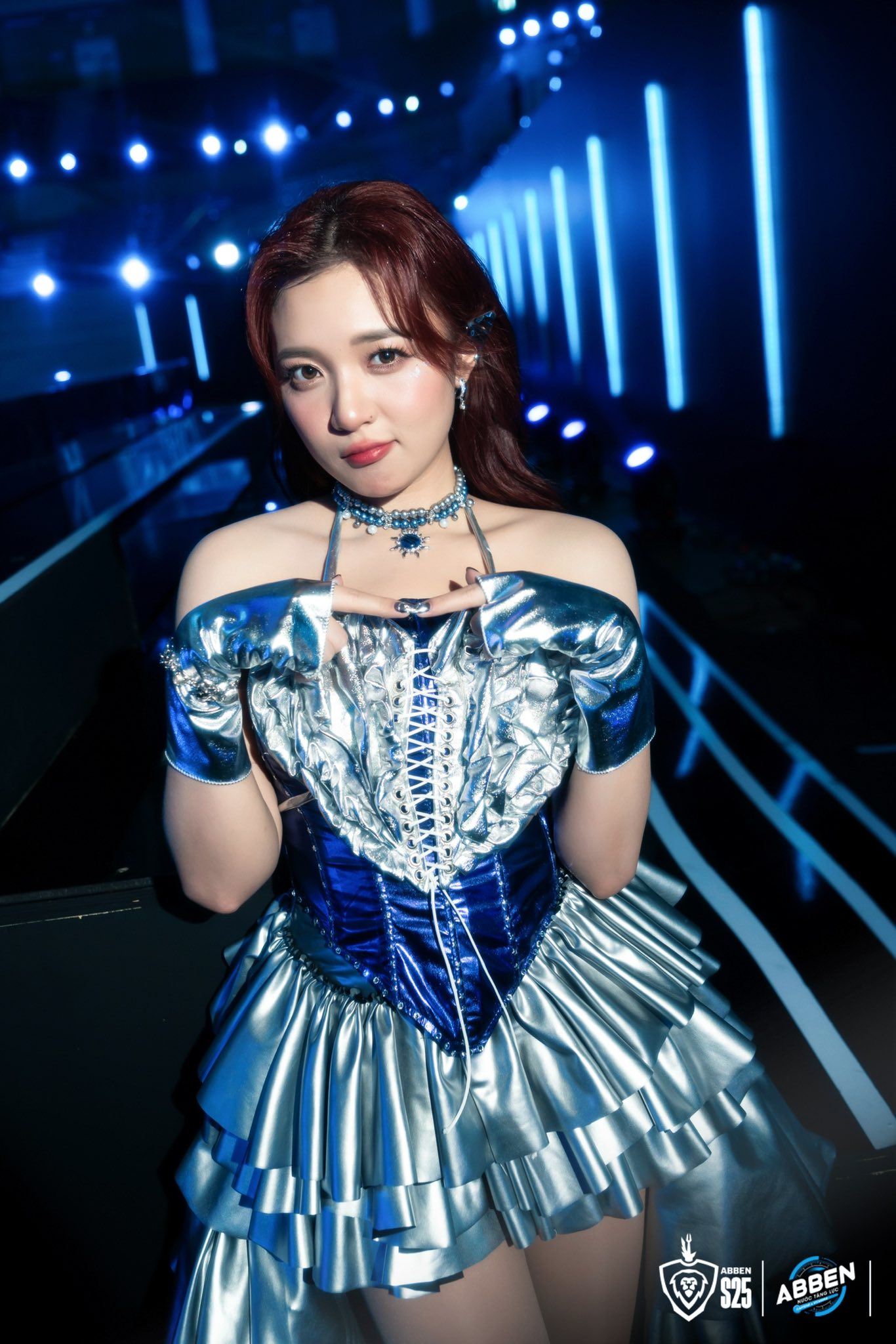 Female MC takes over the "spotlight" of the Arena of Valor stage, releases full HD images flooding the screen after the ĐTDV finals 7 MC Phuong Thao captivating the audience