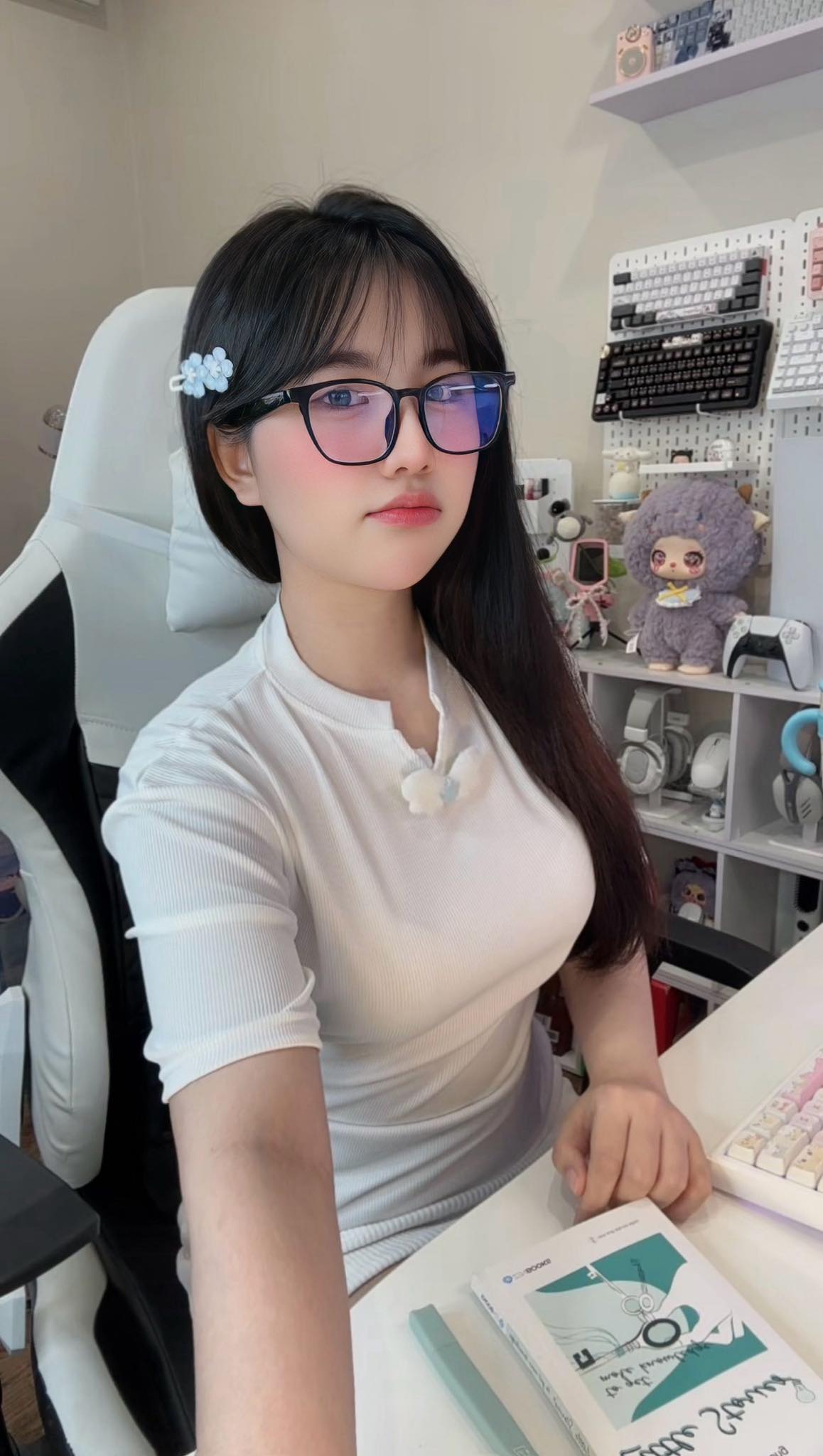 Only Creating Content to Show Off Gaming Corners, Female Streamer Still Achieves Extremely High Engagement 2 Tiểu An's charming gaming corner