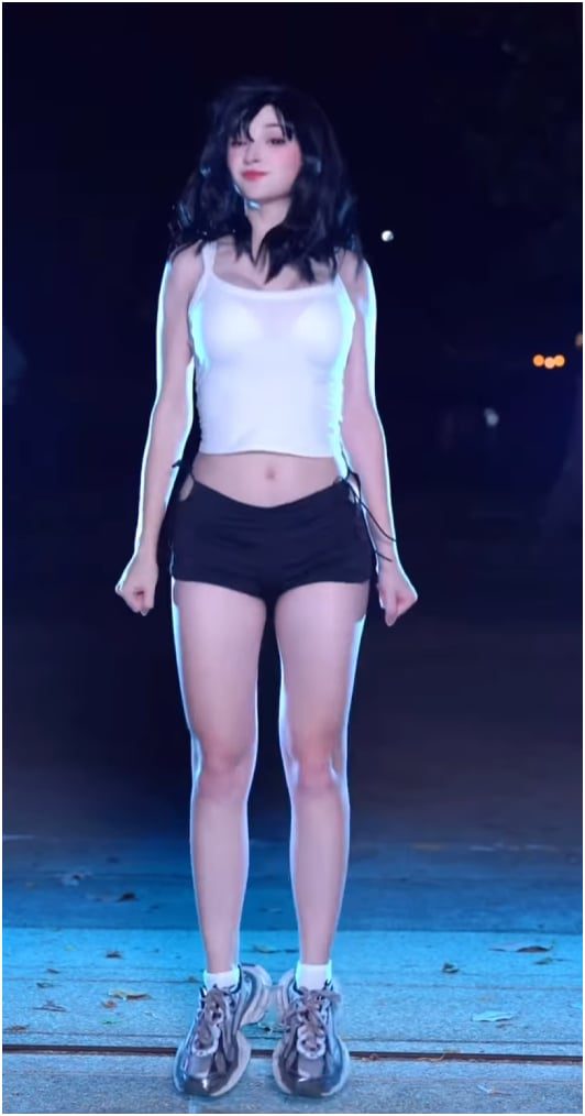 Famous female cosplayer showcases smooth "dancing," attracting nearly 2 million views 3 Famous female cosplayer