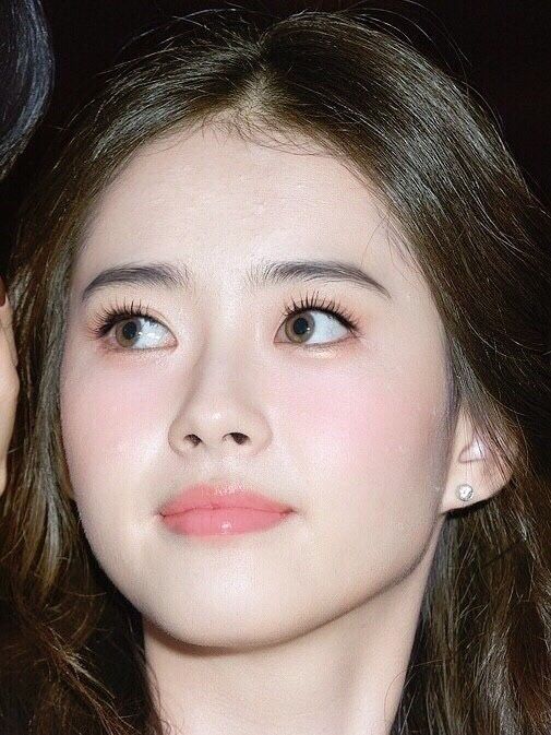 10 Beauties with the Most Beautiful Eyes in the World: Kim Ji Won Ranks Last, Number 1 is the "Eighth Wonder of the World" 2 10 Most Alluring Eyes in the World: Kim Ji Won ranks first.