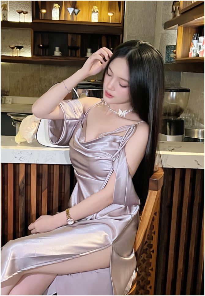 Bà Nhân's granddaughter Vlog "blooms," becoming more beautiful and outspoken in response to criticism 3 Minh Nguyet, Bà Nhân Vlog's granddaughter