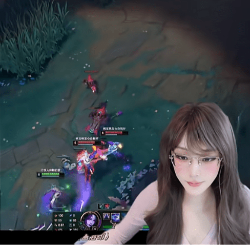 Examining the profile of Dao Muoi - the rising female LOL streamer who captivates millions of fans 6 Dao Muoi's entertaining livestream