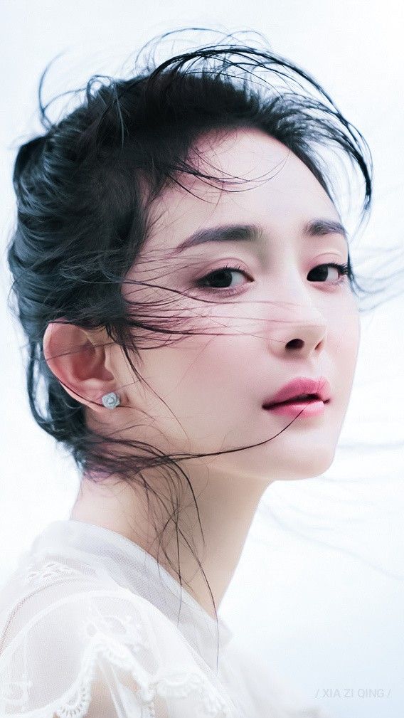 10 Beauties with the Most Beautiful Eyes in the World: Kim Ji Won Ranks Last, Number 1 is the "Eighth Wonder of the World" 3 10 Most Alluring Eyes in the World: Kim Ji Won ranks first.