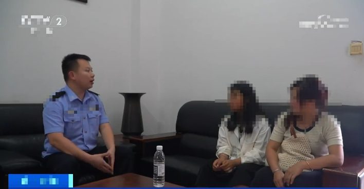 While playing a game, the female gamer almost lost a billion dong after receiving a suspicious message 2 Quick police response to the online gaming scam.