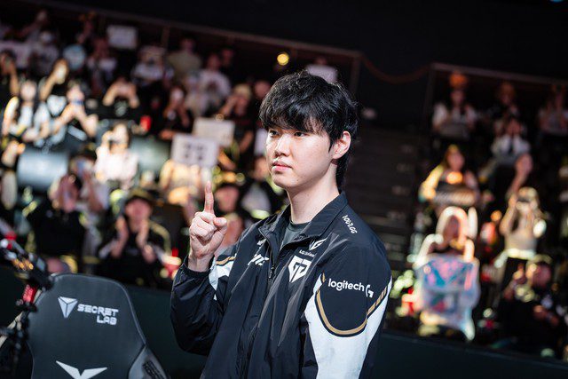 Chovy is currently in excellent form, but no one dares to say this is his year. Chovy is currently in excellent form, but no one dares to say this is his year.