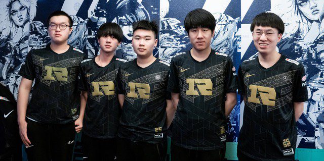 A sad scene for the MSI champion. A sad scene for the MSI champion.