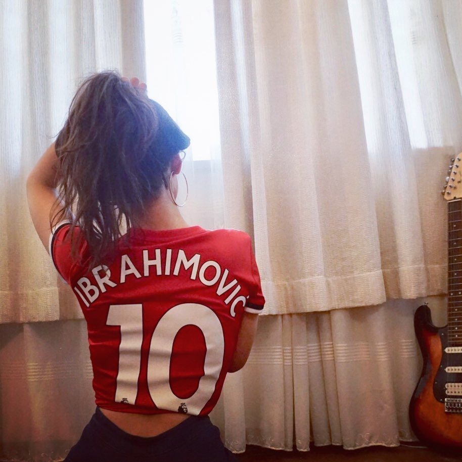 She is a fan of Manchester United. She is a fan of Manchester United