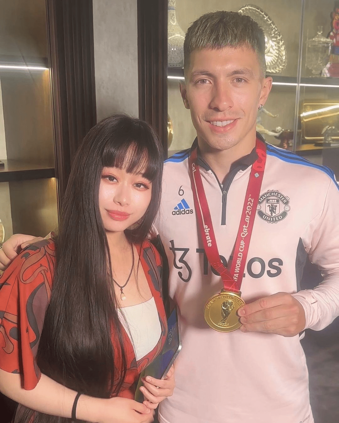 The sports journalist frequently shares check-in photos with football stars on her personal IG. The sports journalist frequently shares check-in photos with football stars on her personal IG