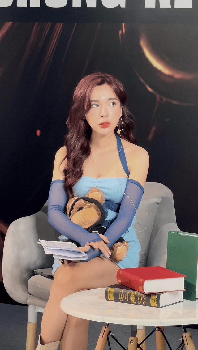 Beauty is on the rise, buying a luxury car and a private house, streamer Tú Anh Susu impresses fans 1 Tú Anh Susu