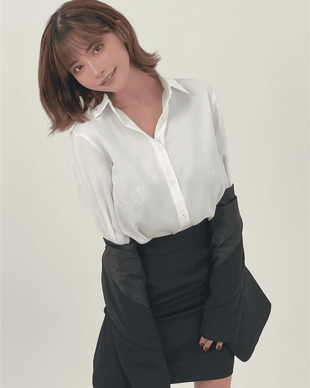 Eimi Fukada Surprises in a Showdown with Another Famous Hot Girl, Admits to Being a Complete "Failure" 3 Macca's rising popularity