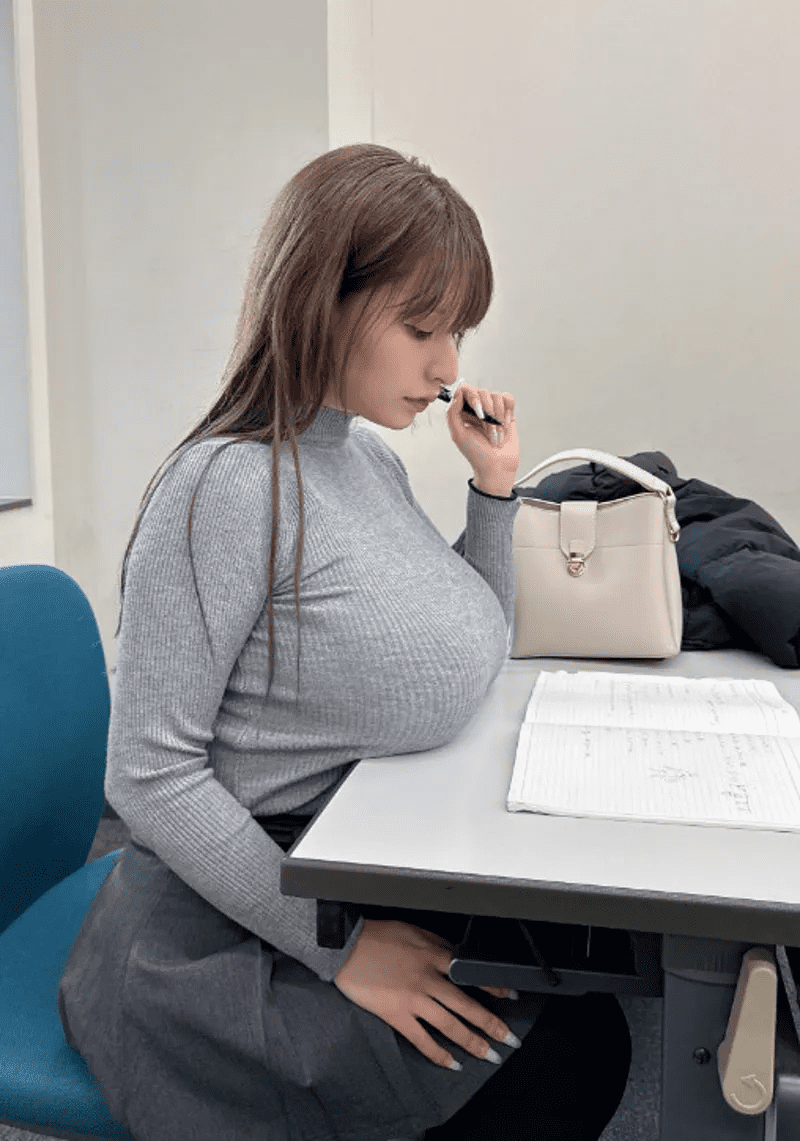 Retirement from the arts, the shocking hot girl with a new plan, stunning beauty leaves the online community in awe 3 photo-1748333357980