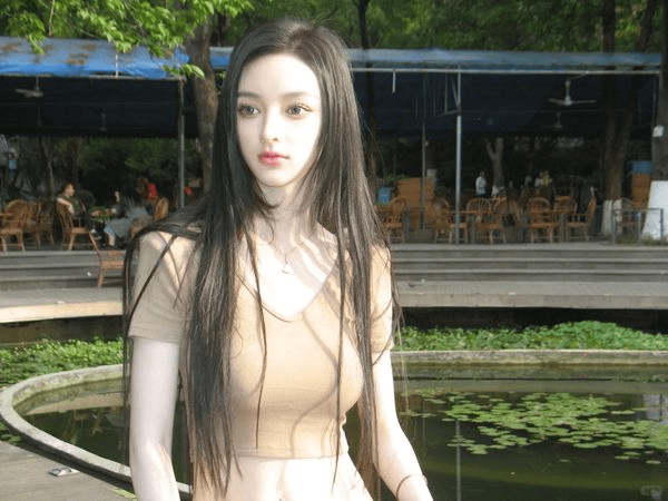 A Stunning Hot Girl Appears, Suspected to Be Created by AI 6 photo-1748408311937