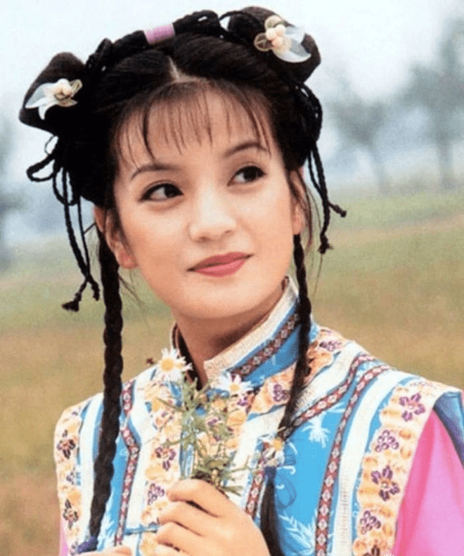 Zhao Wei as the little swallow Zhao Wei as the little swallow