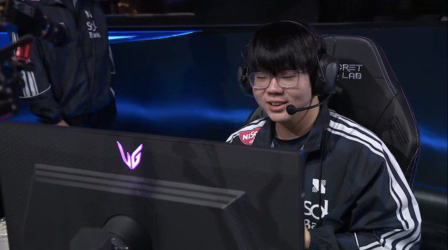 LazyFeel demonstrates great synergy with their team LazyFeel demonstrates great synergy with their team