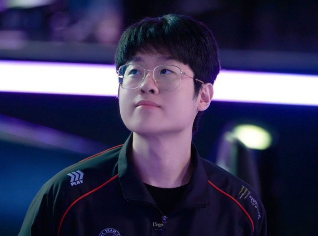 Zeus had a difficult day against KT. Zeus had a difficult day against KT.