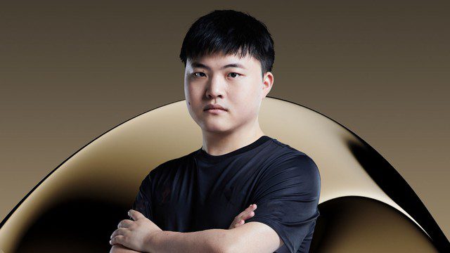 Uzi joins Hall of Legends as the second legend after Faker. Uzi joins Hall of Legends as the second legend after Faker.