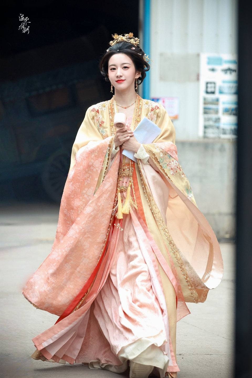 Visual shock of the most beautiful princess in China: A face that captivates the world, glowing white, 9 out of 10 admire her 1 Stunning visuals of Bao Thuong An.