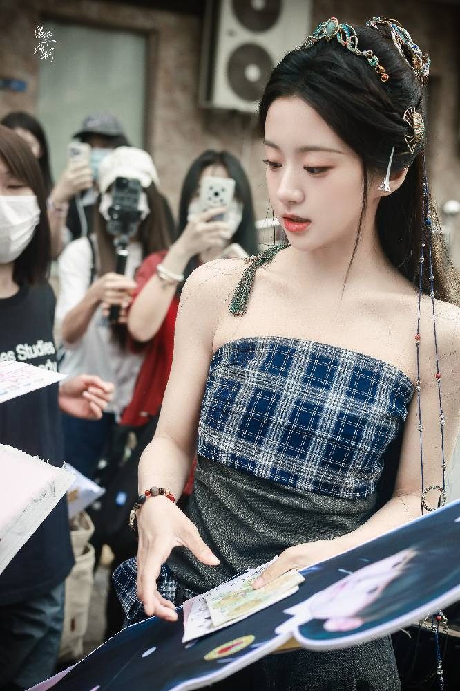 Bao Thuong An stands out as one of the most beautiful actresses in the entertainment industry. Bao Thuong An stands out as one of the most beautiful actresses in the entertainment industry.