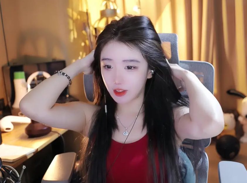 Caught in harmful rumors, the famous female streamer falls into crisis and has to announce a heartbreaking statement 1 Dai Mei'er faced a serious incident in her streaming career.