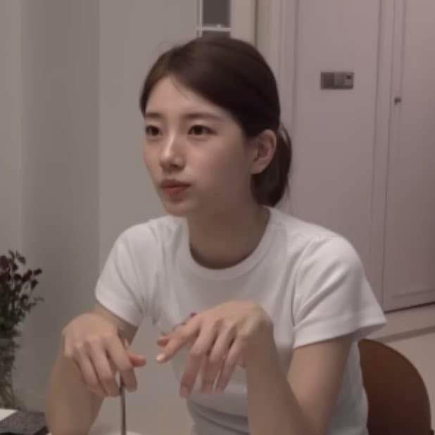 The visual of the "forever plum, forever glue" of South Korean white moonlight: Beauty like a painting, flawless bare face going viral across social media 2 Visual