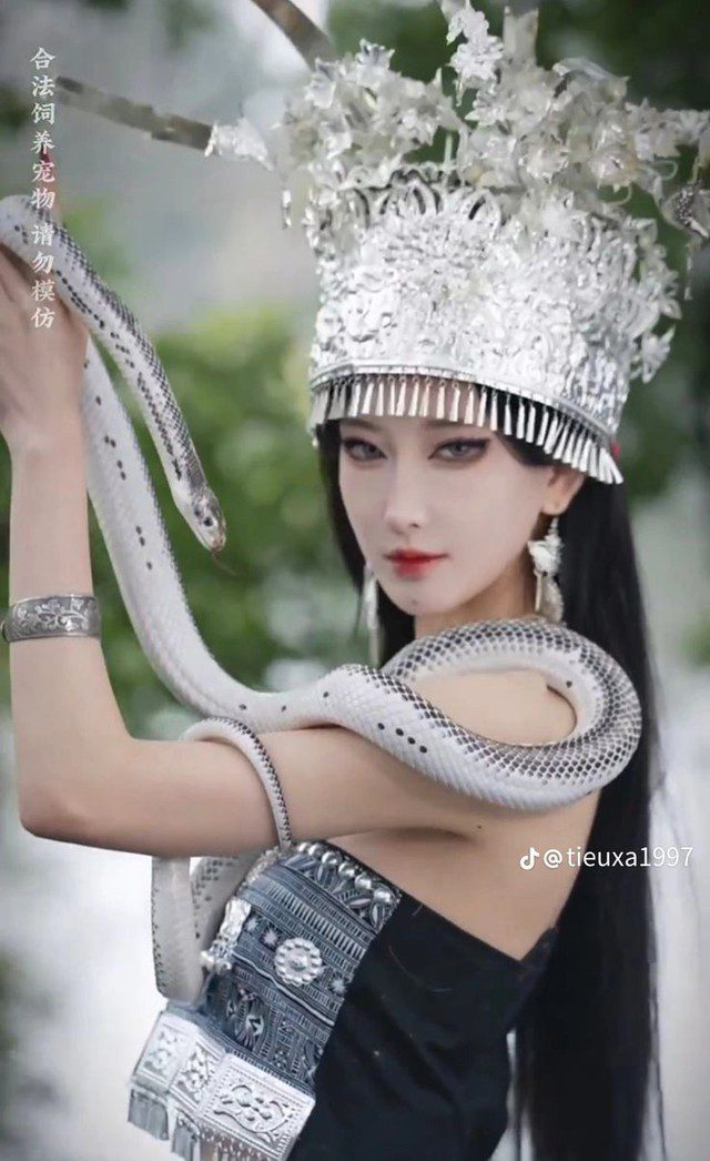 Female cosplayer born in 2001, 1.75m tall, possessing a "stunning" beauty and a unique "pet collection." 2 21f0ca47b7a56ccf4e8cd3b3b2123fc8 1749632665748 17496326659411257180109