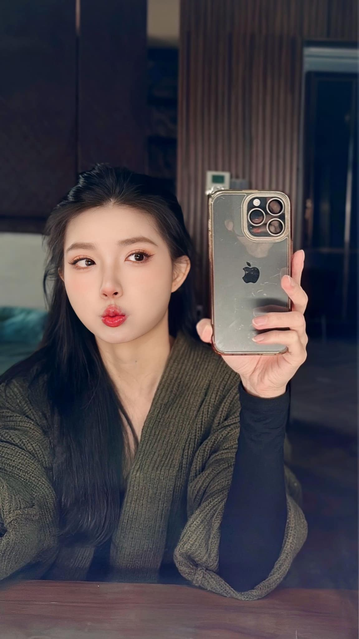 Beautiful girl "overthrows Little Fun" sends message to male fans after unprecedented confessional 4 Beautiful Girl