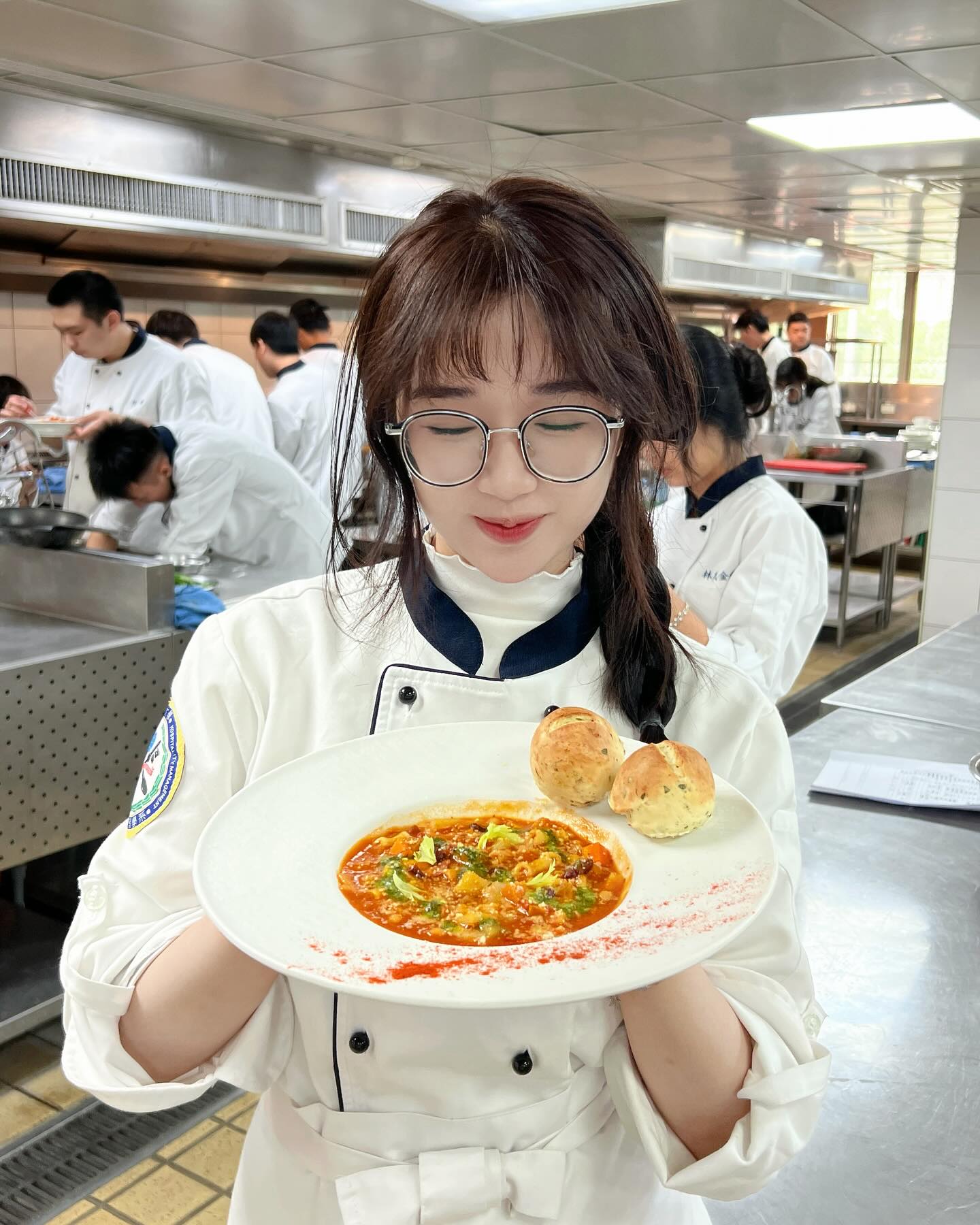 The Rival of "Zin Loves Cooking" Appears, the Gap-toothed Chef Creates Longing! 2 Zin Thích Nấu Ăn