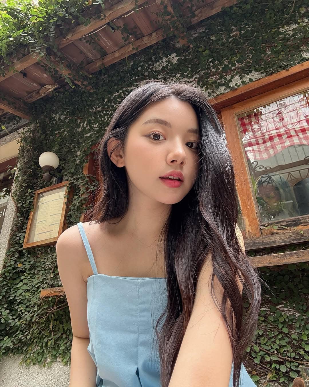 The eye-catching expression of the "mukbang fairy" in response to the rumors of eating without swallowing 3 Quynh Truong Mukbang