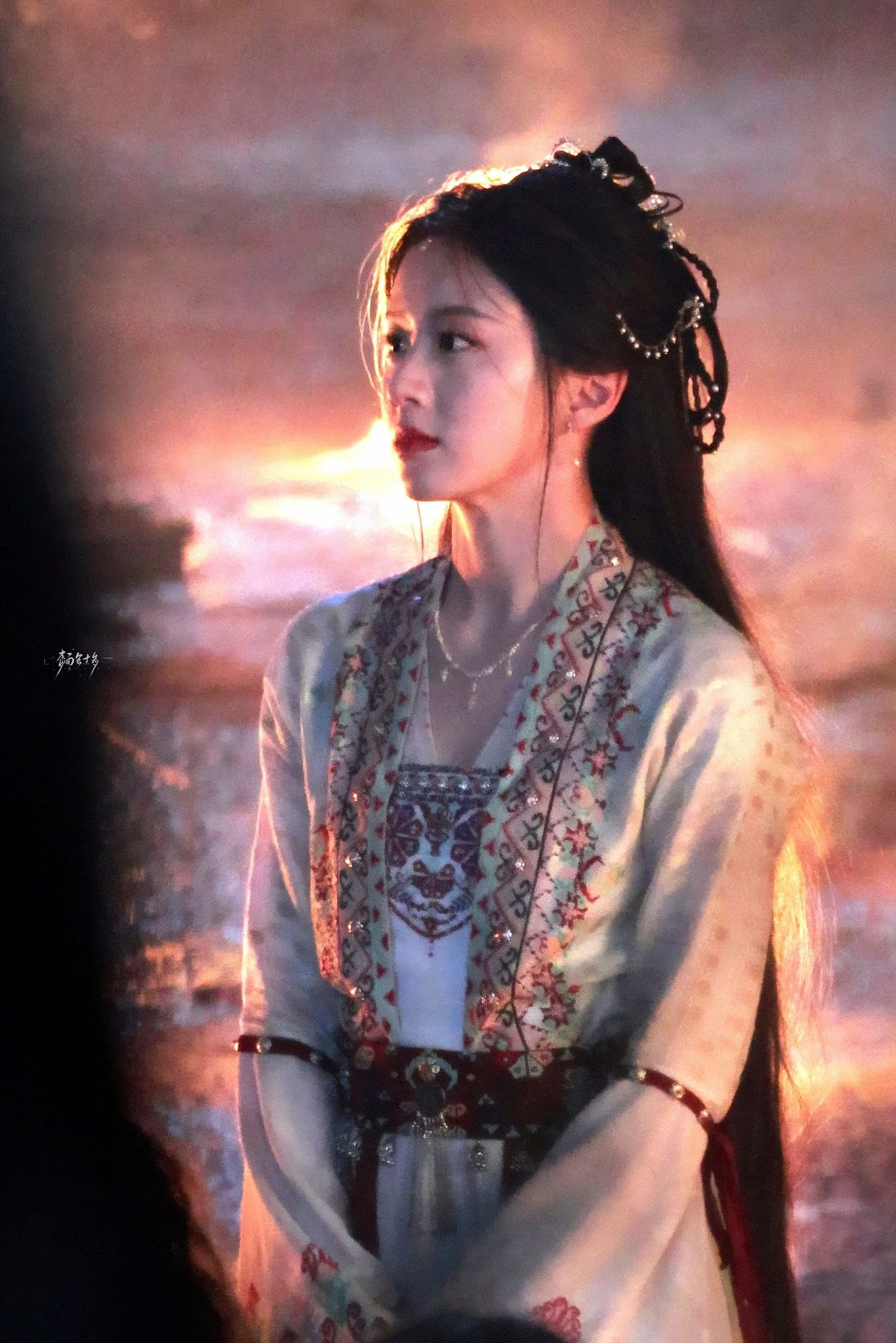 Visual shock of the most beautiful princess in China: A face that captivates the world, glowing white, 9 out of 10 admire her 4 5 17489251579141495250811 1748926405845 17489264059991805312731
