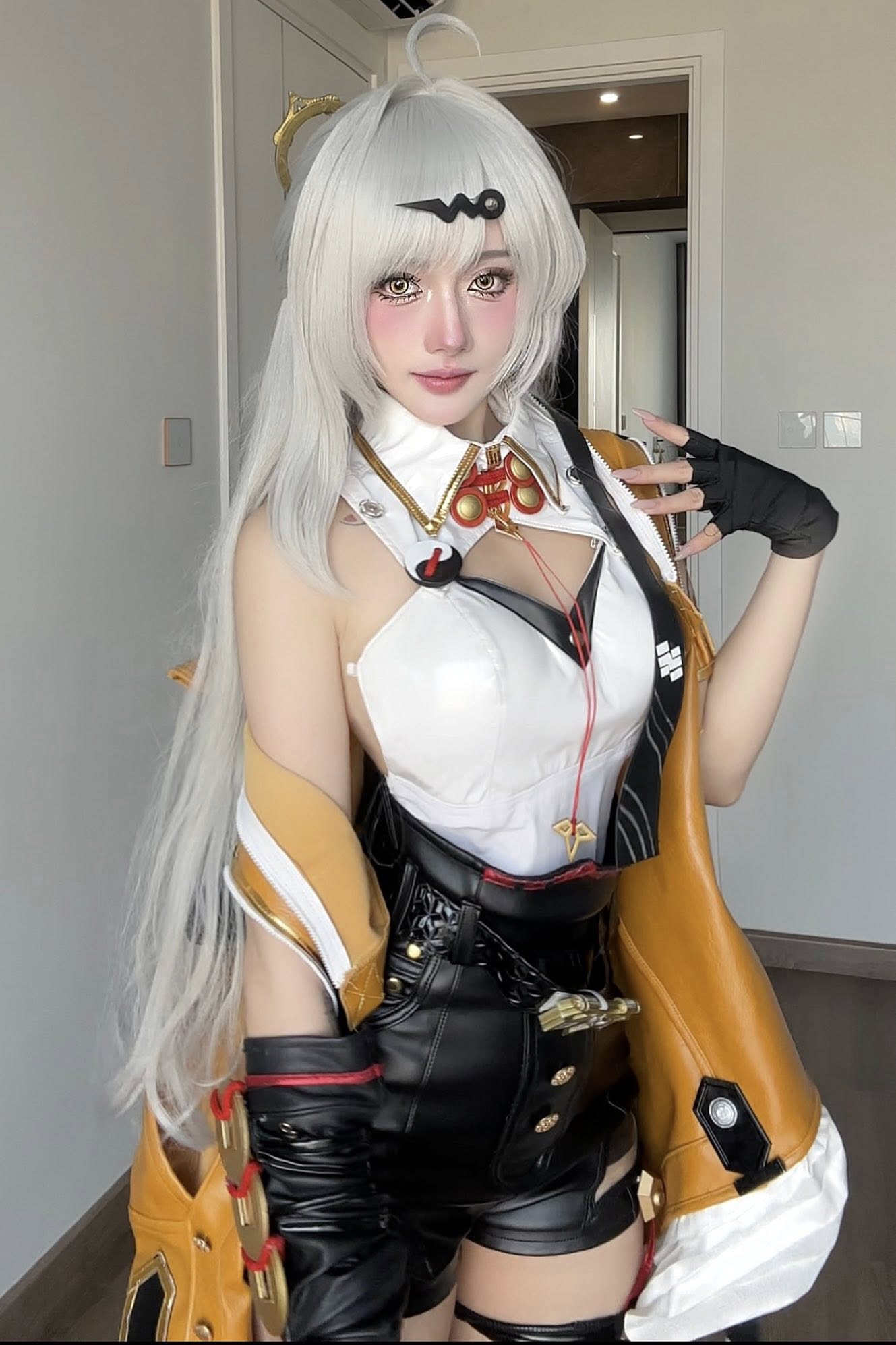 Lost in scrolling without getting bored with the stunning profile of the beautiful female cosplayer 2 Hà Vi cosplay image