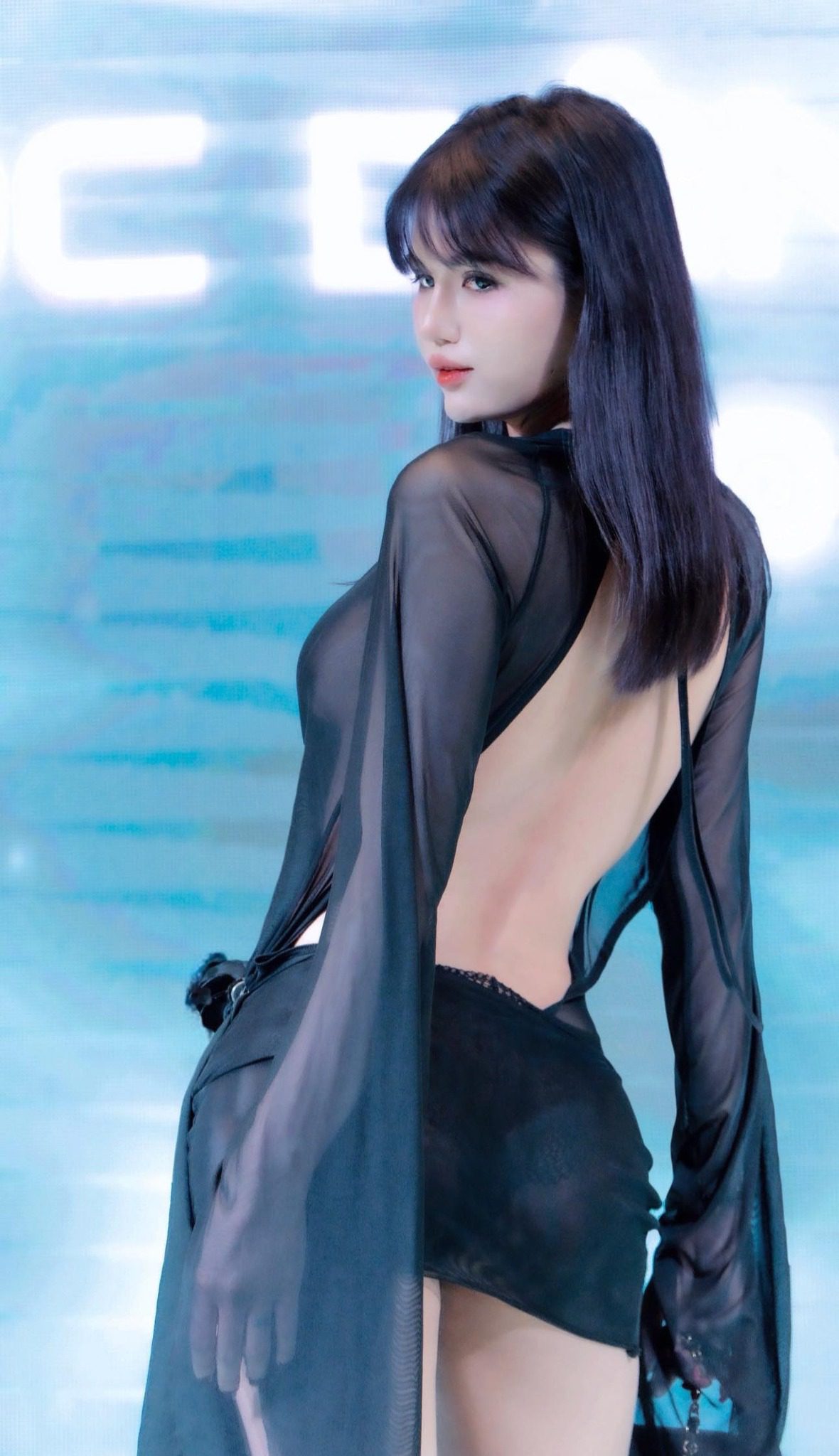 Female TikToker claims to be the new generation queen of lingerie, unafraid of confrontation, passionately "combating" when accused of "raising capital" 2 TikToker Bảo Uyên, a rising female influencer, confidently showcasing her talent.