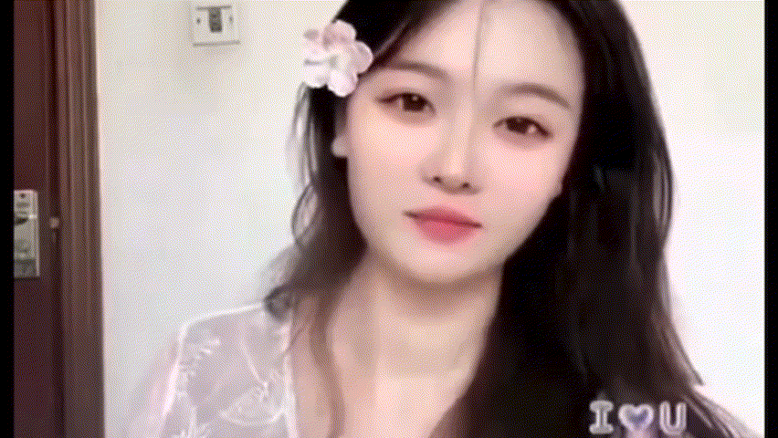 Hot girl "celestial maiden descends to earth" shocks by doing this on air, fans turn their backs 180 degrees 2 Hot girl 'goddess' surprises fans with her actions during a livestream.