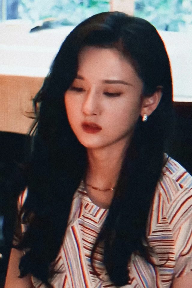 Visual shock of the 90s vibe from China's top beauty 2025: Hoping to cherish this beauty for a lifetime 3 Stunning visuals embodying the 90s vibe of Chinese actress Tong To Nhi.
