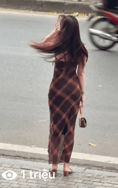 Hot girl pickleball poses on the street, attracting millions of views, with some people hitting "replay" dozens of times 7 Hot girl pickleball