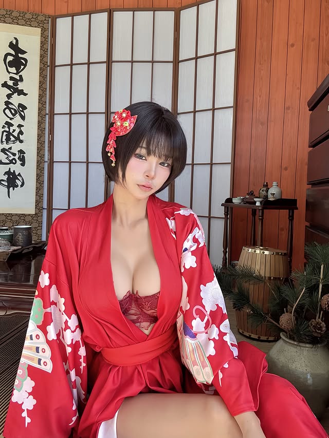 Having to use a wheelchair due to leg pain, Japanese hot girl overcomes insecurities and shines brightly with resilience 2 Akari showcasing her unique style and confidence.