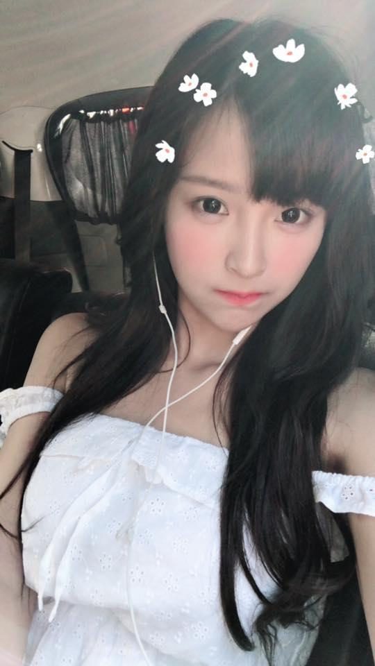 The sexy female streamer regrets her past actions, admitting she "did it" just because her family was too poor 1 Tai Tian Wen