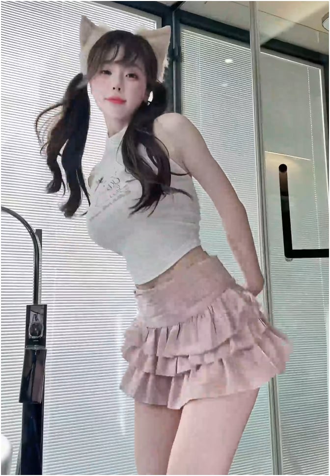 Hot girls launch a new trend, gamers are dazzled, hard to find a moment of peace 3 Hot girls in action