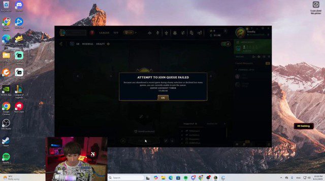 Having re-experienced League of Legends, the legend DOTA 2 has received a "painful blow" from Riot 1 Dendi's account was recently banned.