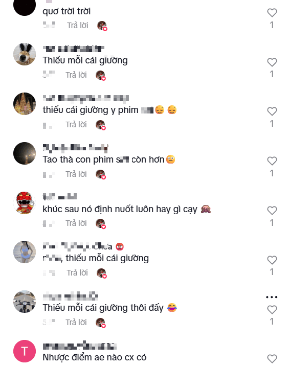Video of a young couple's intimate actions in public attracts over 2 million views, netizens react with mixed feelings 4 Video capturing intimate actions between a couple, gaining over 2 million views, attracting diverse reactions.