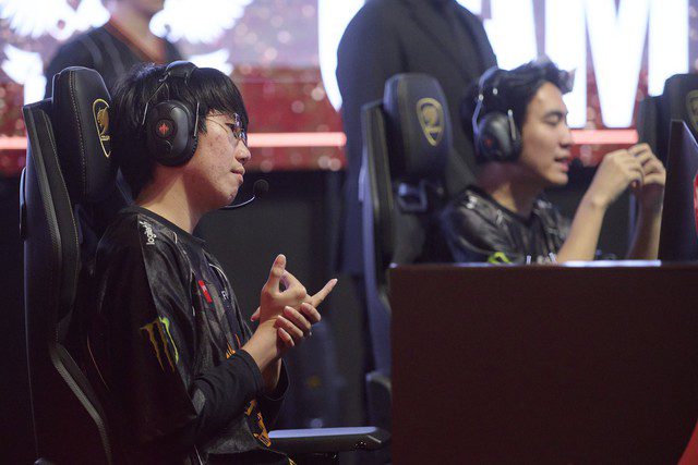 Kiaya highlights GAM's potential to use Azir in the match against TALON and the mental state of VCS teams. Kiaya discusses Azir's selection and teams' mental state in VCS