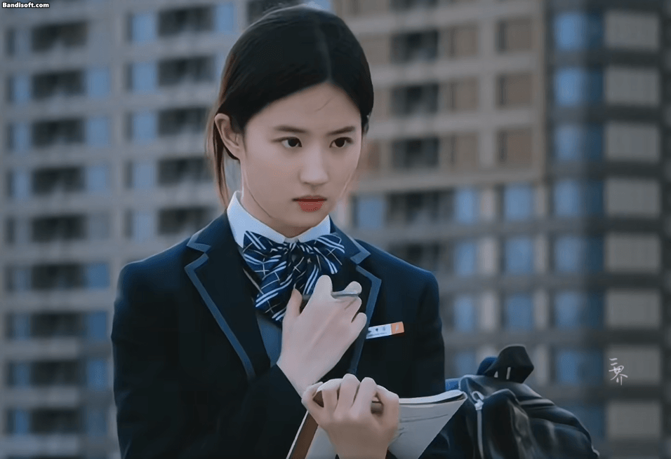 Despite being in her early 30s, Liu Yifei still plays a youthful character very well. Liu Yifei in the film