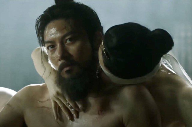 5 Korean 18+ Movies Absolutely Forbidden for Children: Ji Chang Wook's Blockbuster with Abundant Hot Scenes Criticized by Social Media 2 Controversial scenes in Queen Woo