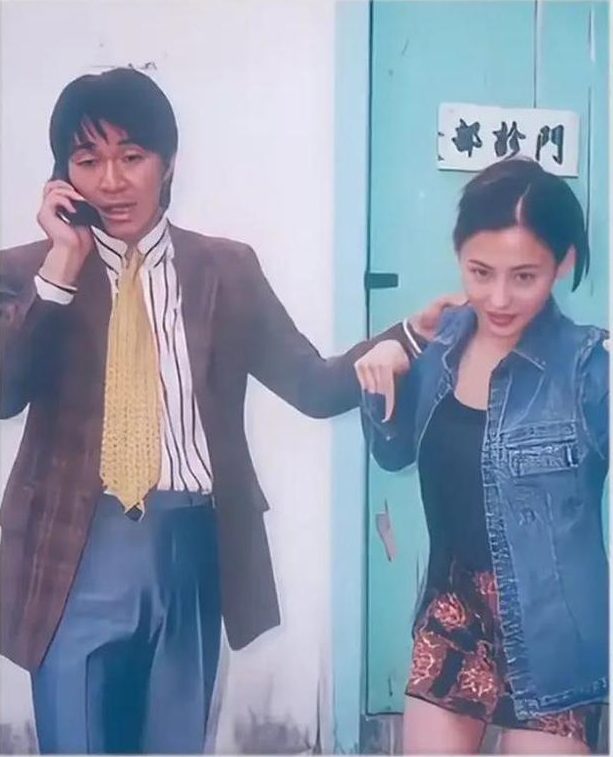 Trương Bá Chi's heartfelt moments in the film. Trương Bá Chi's heartfelt moments in the film.